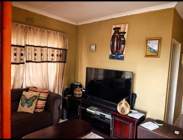 2 BEDROOM PROPERTY TO RENT IN UMHLATHUZE